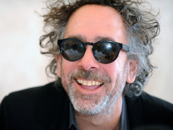 Tim Burton dirigiu 38 filmes, tendo produzido 25 e conquistado 21 prêmios, alem de duas indicações ao Oscar. 