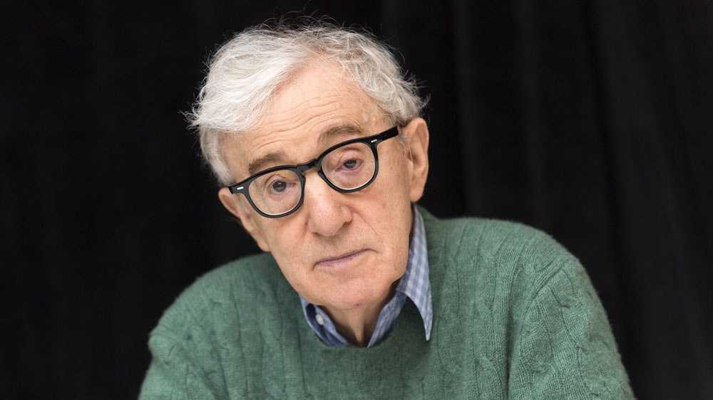 Woody Allen concluiu seu novo filme UM DIA DE CHUVA EM Nova Iorque estrelado por Diego Luna, Jude Law e Thimothée Chalamet, cuja estréia acontece em 2019.