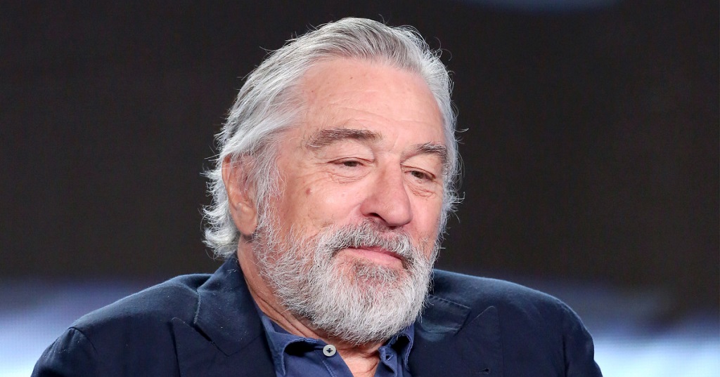 Robert De Niro está aniversariando no dia 17 de agosto, ele que nasceu no ano de 1943, na cidade de Nova Iorque,EUA.  Depois de estudar num colégio de padres, De Niro decidiu que gostaria de interpretar, para isso se esforçou e estudou arte dramática no Conservatório de Stella Adler.