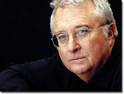 Randy Newman nasceu no dia 28 de novembro de 1943, em Los Angeles, Estados Unidos. Estudou na Universidade da Califórnia sendo sobrinho do conceituado compositor Alfred Newman. Tem nos primos Thomas, Carrol, Maria e David, teve nos  filhos de Alfred Newman, companhia quase constante, principalmente nas férias onde toda a família se reunia.