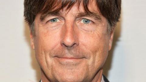 Thomas Newman pavimentou uma trajetória no cinema que contempla mais de 110 trilhas sonoras, trabalhando com os mais importantes nomes de direção cinematográfica. Suas trilhas renderam mais de 50 prêmios, além de ter sido indicado para o Oscar em 14 oportunidades.