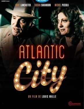 Por fim, um outro exemplo soberbo da “trilha de cena” para o filme ATLANTIC CITY de 1980, quando o personagem Lou interpretado por Burt Lancaster observa pela janela do seu apartamento, a vizinha Sally ( Susan Sarandon) que higienizando o corpo com um limão, ela liga o rádio, como que procurando um fundo musical para temperar aquela cena da óperaNORMA de Bellini a bonita Casta Divana voz de Elizabeth Harwood.