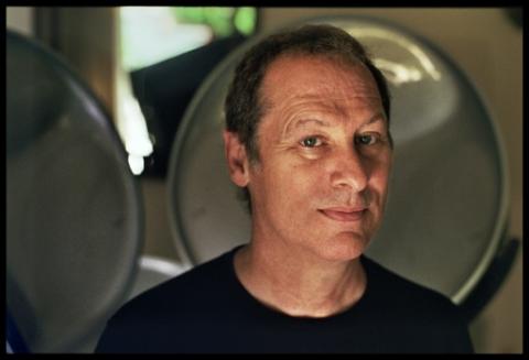 Cliff Martinez neste dia 05 de fevereiro está completando 64 anos, de intensa criatividade musical. 