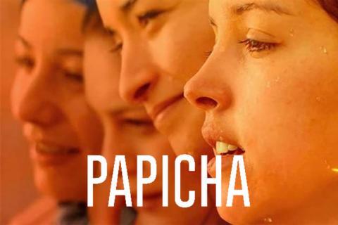 O termo Papicha para os argelinos significa bem humorada, à frente do seu tempo. A cineasta argelina Mounia Meddour se coloca na pele dessa personagem, representando a mulher que resiste diante de uma atmosfera repressora e tempos sombrios.