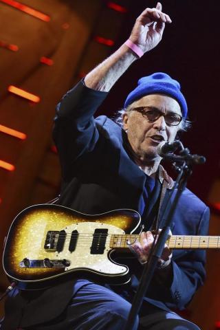 Em 2016 Ry Cooder produziu a trilha sonora do documentário A Grande Viagem do cineasta russo Timur Nurulin. No ano passado Ry Cooder esteve em Londres onde recebeu um prêmio especial da Rádio BBC pelo conjunto da sua obra.