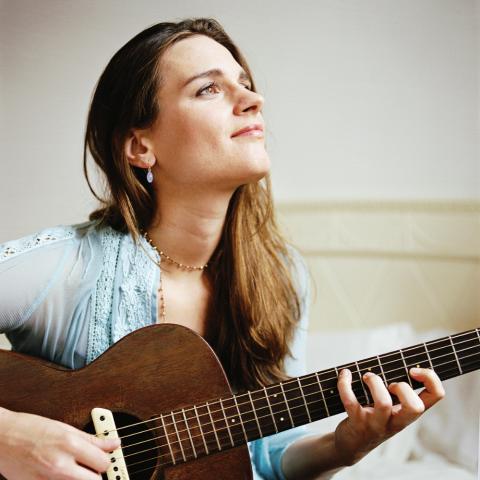 MADELEINE PEYROUX CANTANDO J'ai Deux Amours" da trilha sonora do filme Dupla Implacável.