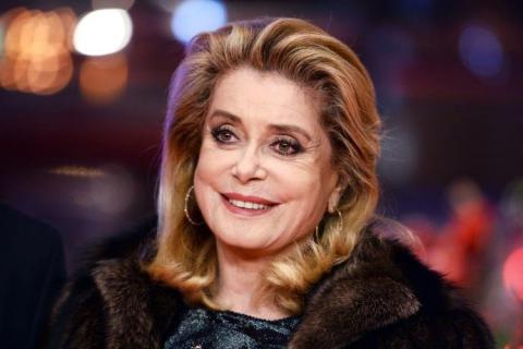 O  próximo trabalho de Carherine Deneuve  será com o cineasta japonês Hirokazu Koreeda no filme THE TRUTH, que mostra o conflito de uma filha com sua mãe atriz. No caso Catherine Deneuve é a mãe enquanto que a filha interpretada por Juliette Binoche.