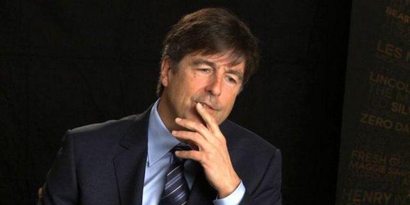 Thomas Newman completando 64 anos neste dia 20 de outubro de 2019, autor de 113 trilhas sonoras que renderam 49 prêmios além de ter sido indicado em 14 oportunidades para o Oscar.