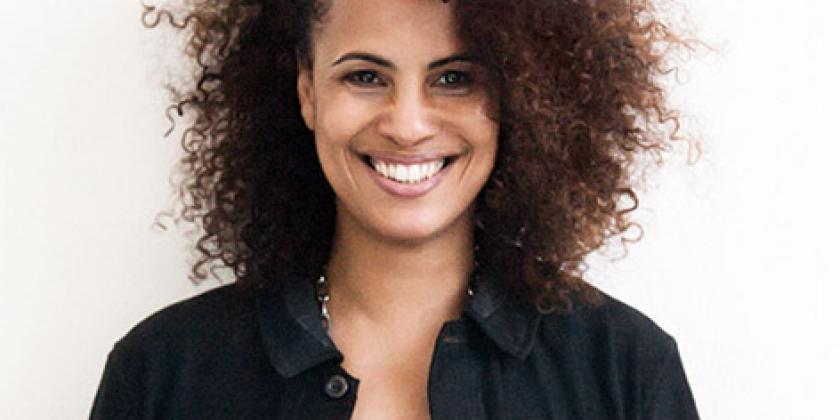 E a cantora sueca Neneh Cherry é dona de uma bonita voz e tem deixado a sua marca nas trilhas de mais de 30 filmes.