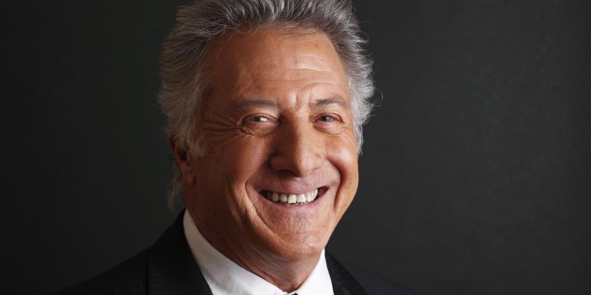 Dustin Hoffman teve aa felicidade de ver seu desempenho muito bem acompanhado por músicas emblemáticas e muitas delas compostas por grandes mestres das trilhas sonoras.