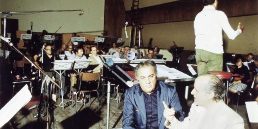 O compositor Nino Rota  nasceu em Milão no dia 03 de dezembro de 1911 e  faleceu em Roma no dia 10 de abril de 1979. Numa entrevista ao jornalista Giovanni Grazzini, o cineasta Federico Fellini falou sobre Nino Rota: “Entre nós se estabeleceu uma integração total e plena, desde Abismo de Um Sonho, o primeiro filme que fizemos juntos. Nossa integração foi interessante: eu tinha decidido ser diretor, e Nino já era uma premissa para que eu continuasse a sê-lo. 