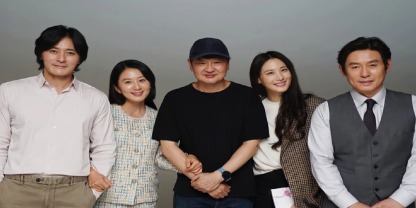 Mais uma vez, o cinema sul-coreano traz temas intimistas que tiram os espectadores das suas respectivas áreas de conforto. UMA FAMÍLIA NORMAL, a nossa dica cinematográfica. 