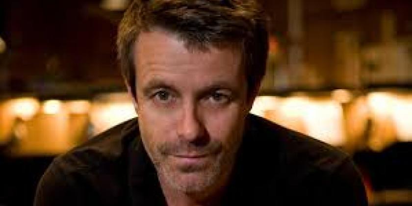 Harry Gregson Williams se notabilizou no cinema por vários trabalhos famosos como SHREK em 2001 e ainda AS CRÔNICAS DE NARNIAN  em 2005 que chegou a ser indicada ao Globo de Ouro.