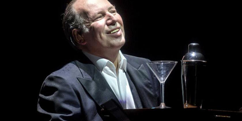 A partir de novembro ele inicia um novo giro pela Europa com a sua “Sinfonia de Celebração” com o show intitulado O MUNDO DE HANS ZIMMER, onde ele mostra com seus músicos, alguns de seus melhores trabalhos. O giro começa dia 07 de novembro pela Suíça, passando ainda pela Alemanha e terminando dia 13 na Holanda. 