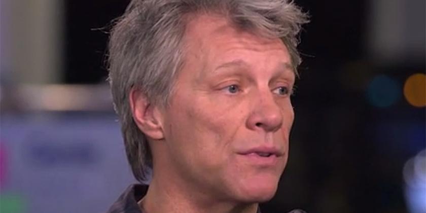 JON BON JOVI CANTA BILLY GET YOUR GUNS.